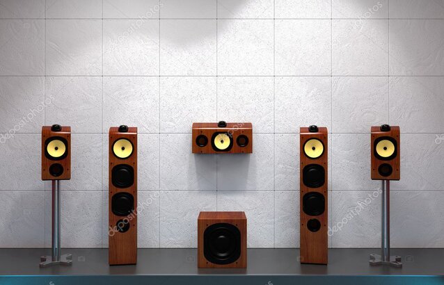 Haut-parleurs et console pour sonorisation d’une salle