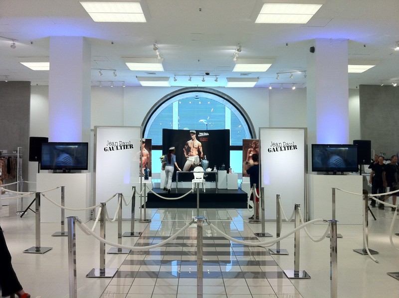 Lancement de produit avec écrans LED